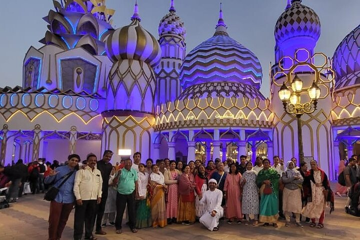 Experience the joy of diverse cultures as stunning architecture surrounds you embodying the essence of global camaraderie. Discover unique flavors and vibrant traditions at Dubai's iconic attractions.